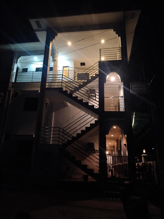 Junie Pension House Moalboal Esterno foto
